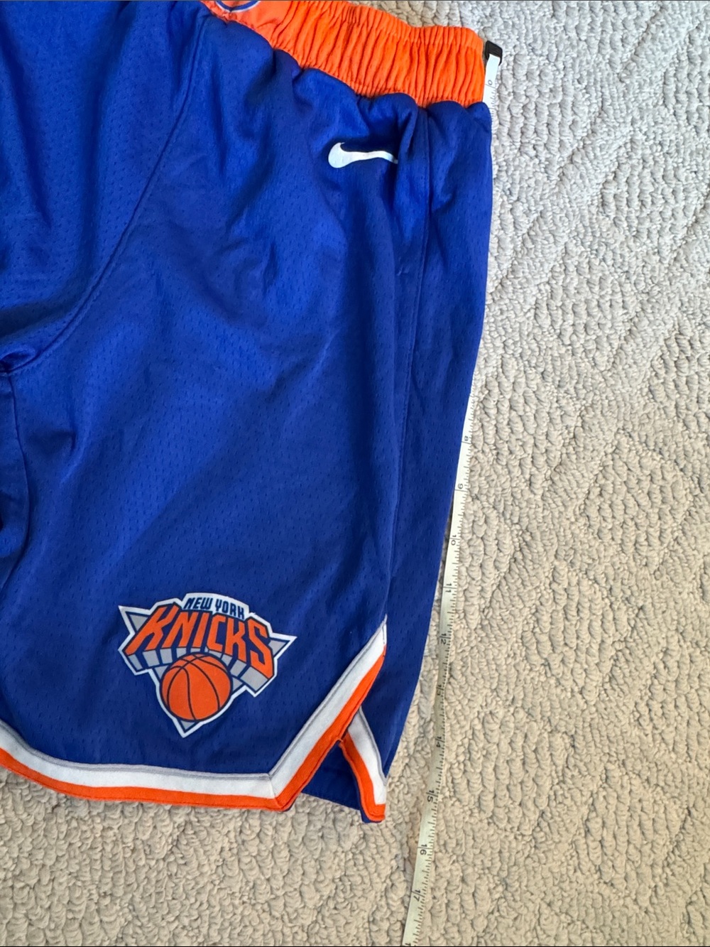 Go New York go New York go! Knicks kids shorts in excellent condition - Picture 5 of 6